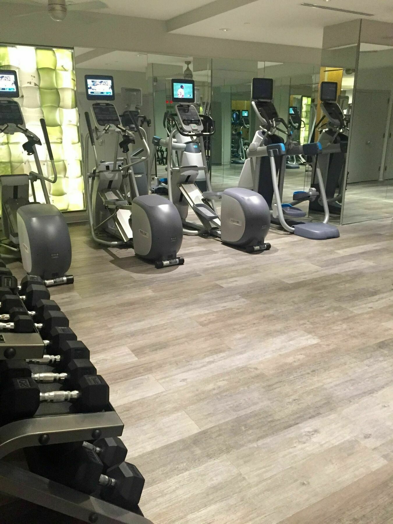 Executive Apartments At The Tellus 알링턴 외부 사진